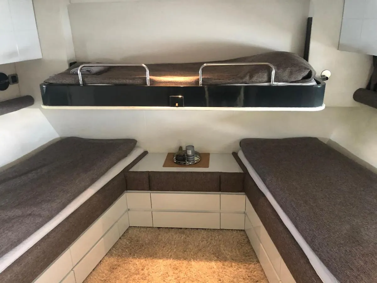 Hotel Luxurious Yacht Stockholm 0*,