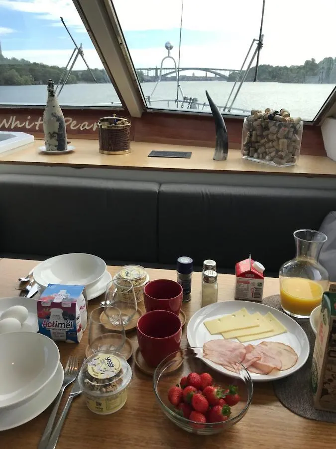 Hotel Luxurious Yacht Stockholm Botel