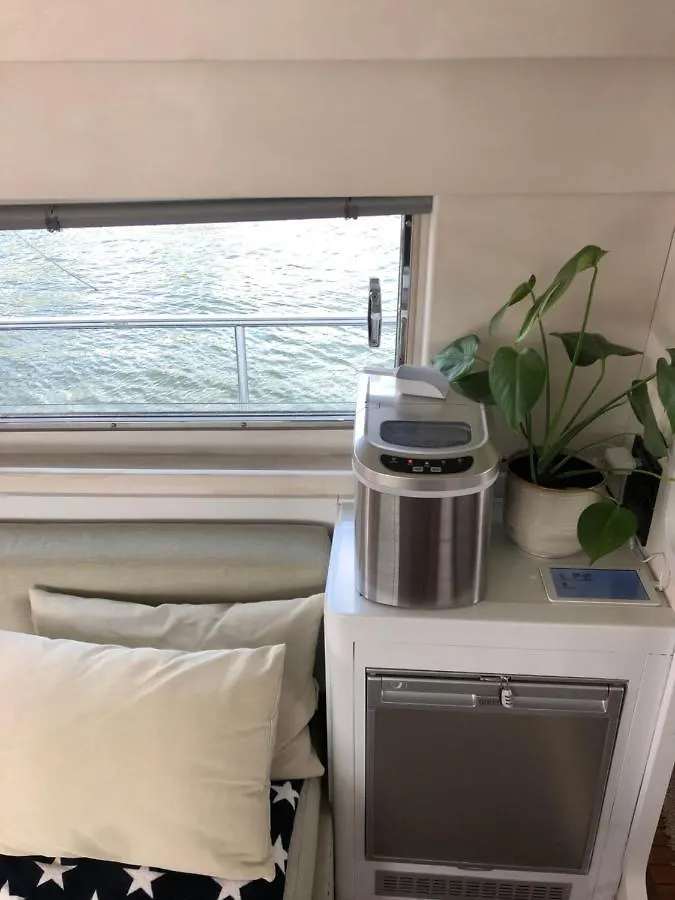 Botel Luxurious Yacht Hotel Stockholm