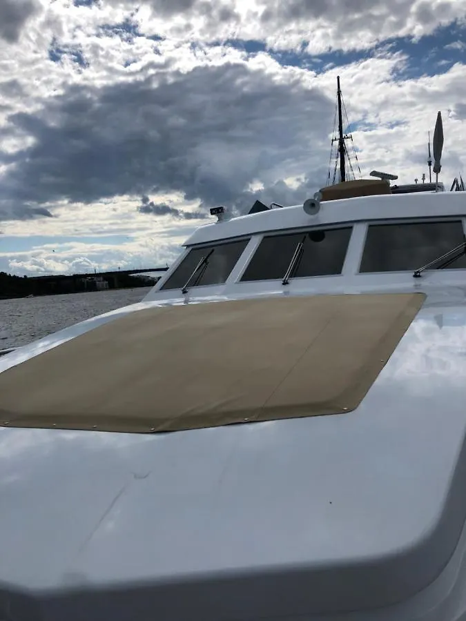 Botel Luxurious Yacht Hotel Stockholm